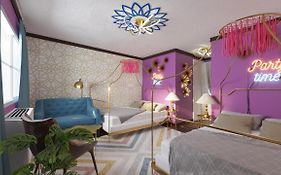 Great Gatsby Motel Inn